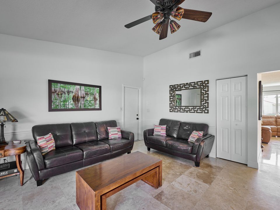 Active With Contract: $999,900 (3 beds, 2 baths, 1885 Square Feet)