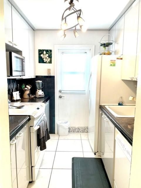 For Rent: $4,300 (2 beds, 2 baths, 1256 Square Feet)