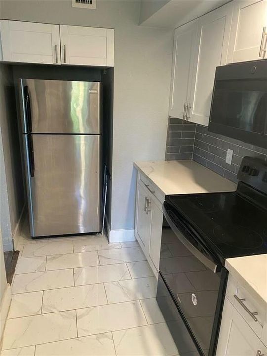 For Rent: $2,500 (2 beds, 2 baths, 968 Square Feet)