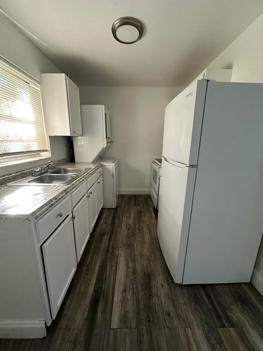 For Rent: $1,800 (1 beds, 1 baths, 777 Square Feet)