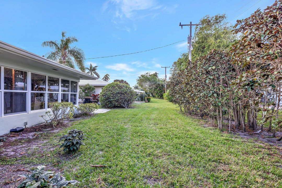 For Sale: $699,000 (2 beds, 2 baths, 1713 Square Feet)