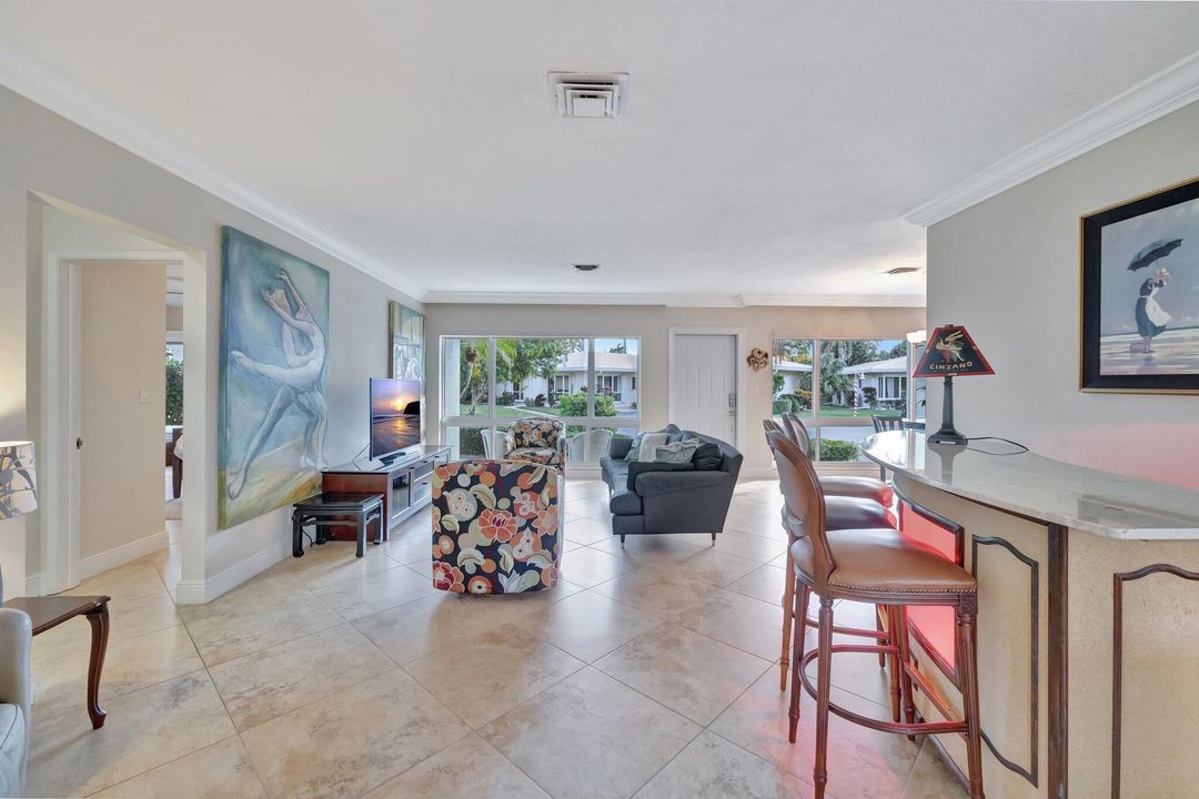 For Sale: $699,000 (2 beds, 2 baths, 1713 Square Feet)