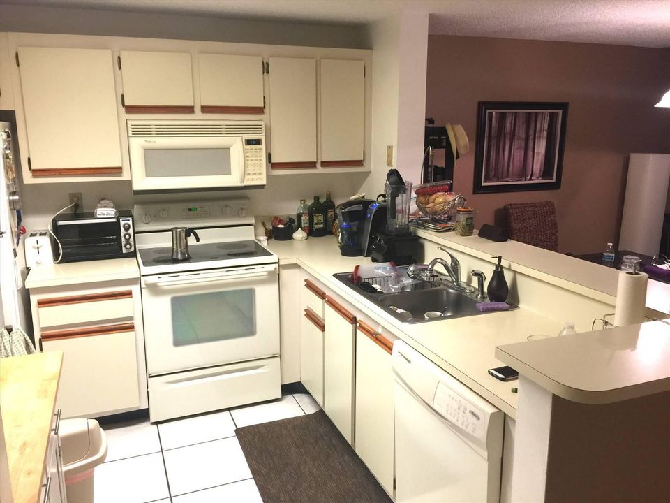 For Rent: $2,475 (2 beds, 2 baths, 1056 Square Feet)