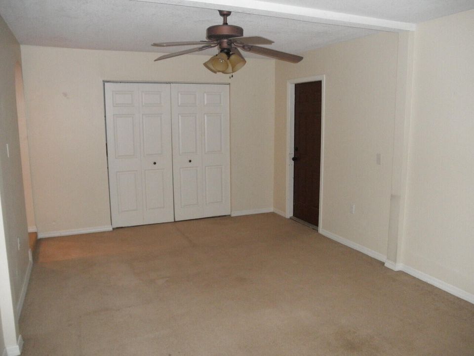 For Rent: $2,750 (3 beds, 2 baths, 1056 Square Feet)