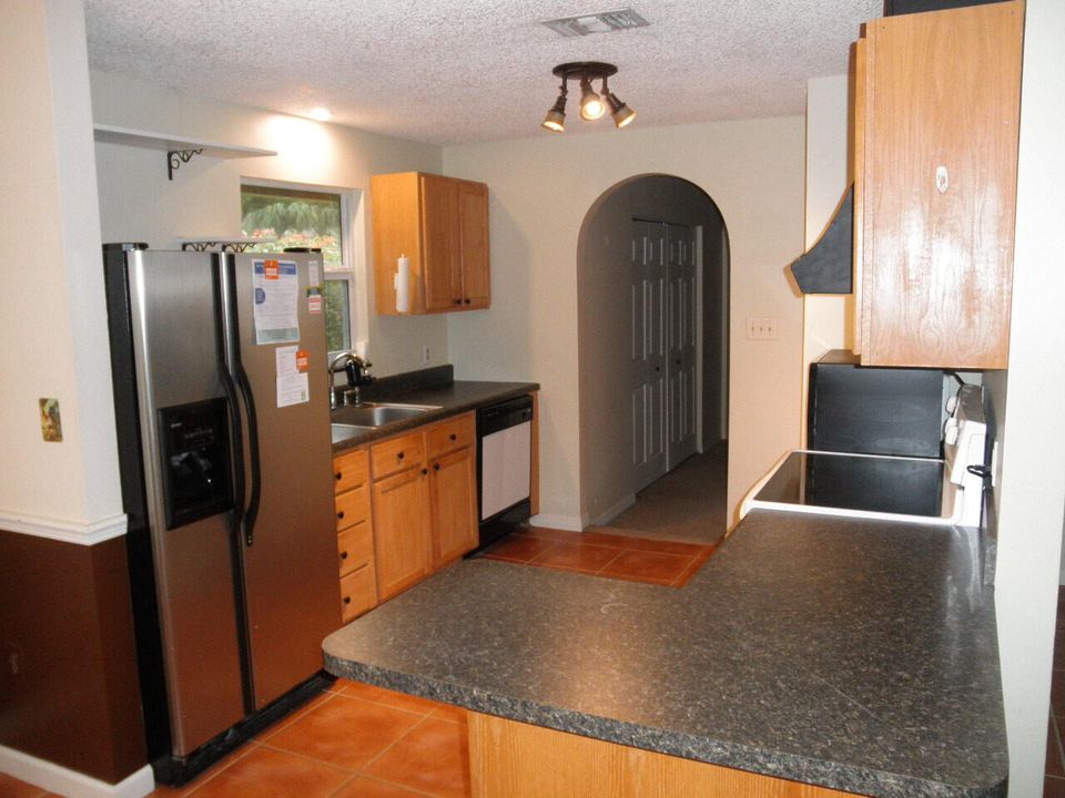 For Rent: $2,750 (3 beds, 2 baths, 1056 Square Feet)