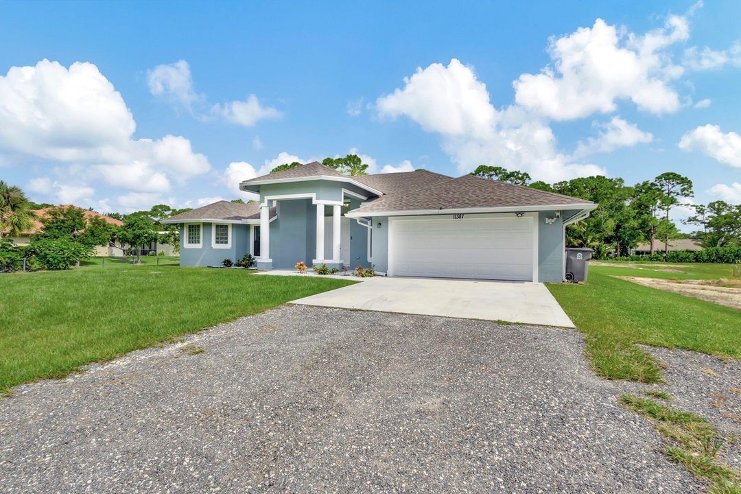 For Sale: $872,000 (4 beds, 3 baths, 2667 Square Feet)