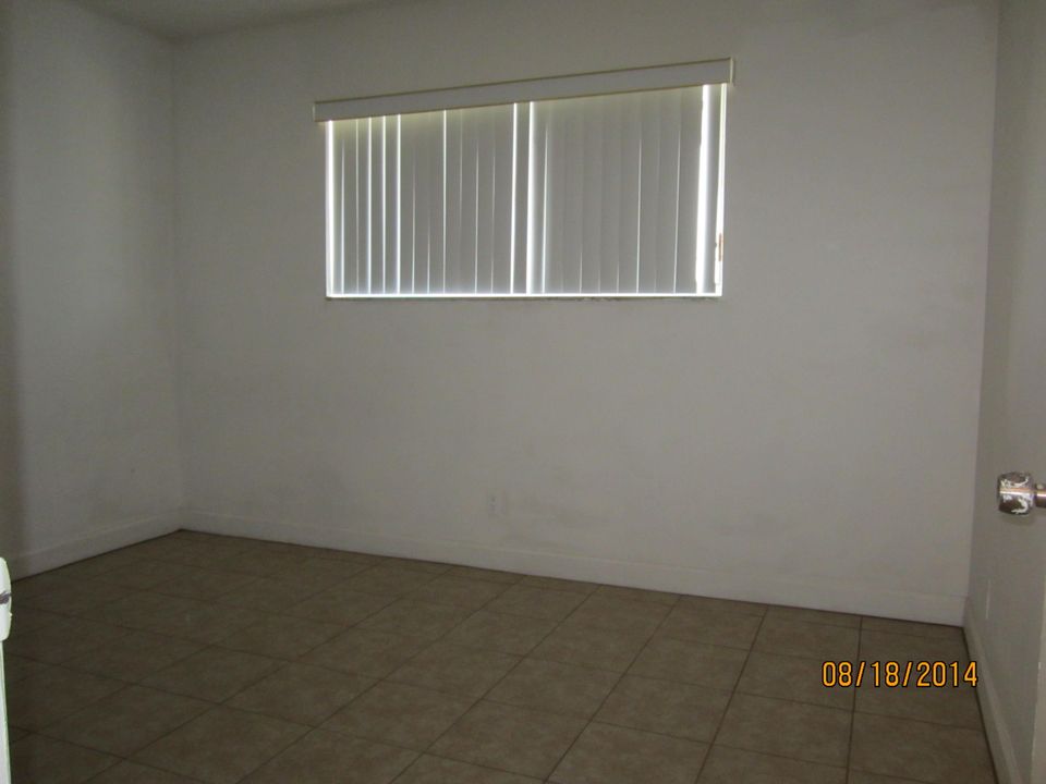 For Rent: $1,900 (2 beds, 1 baths, 756 Square Feet)