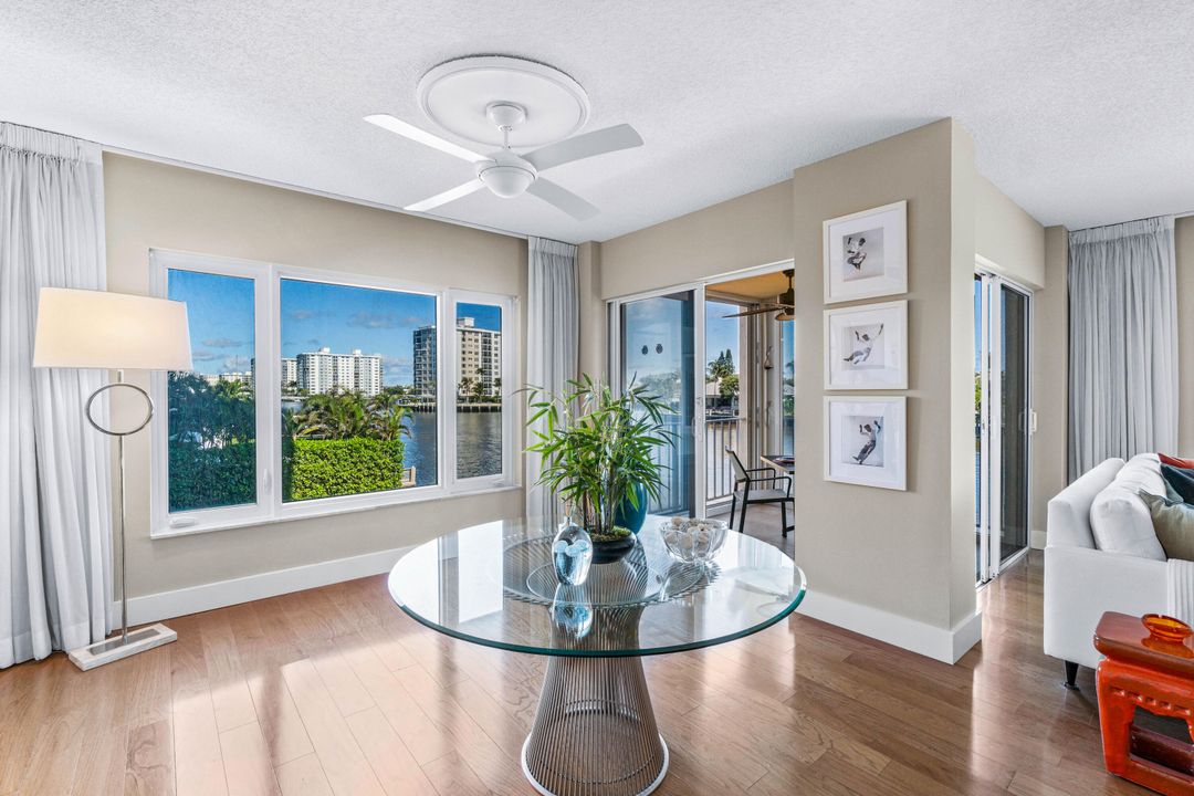 For Sale: $699,000 (2 beds, 2 baths, 1323 Square Feet)