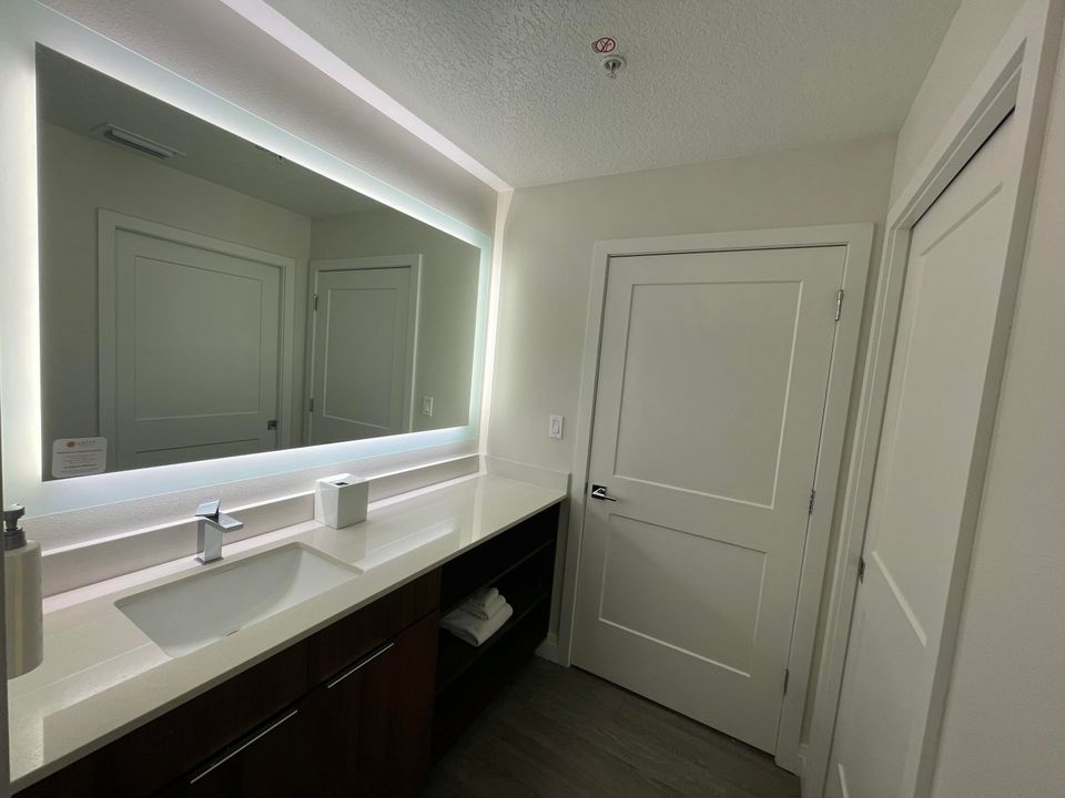 For Sale: $260,000 (2 beds, 2 baths, 1265 Square Feet)