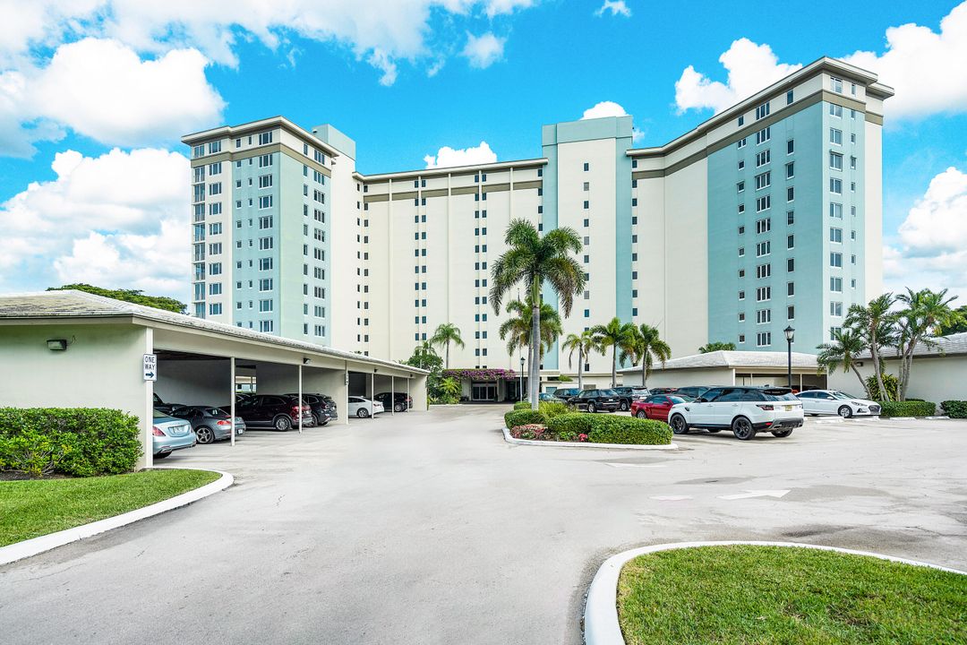 For Sale: $699,000 (2 beds, 2 baths, 1323 Square Feet)