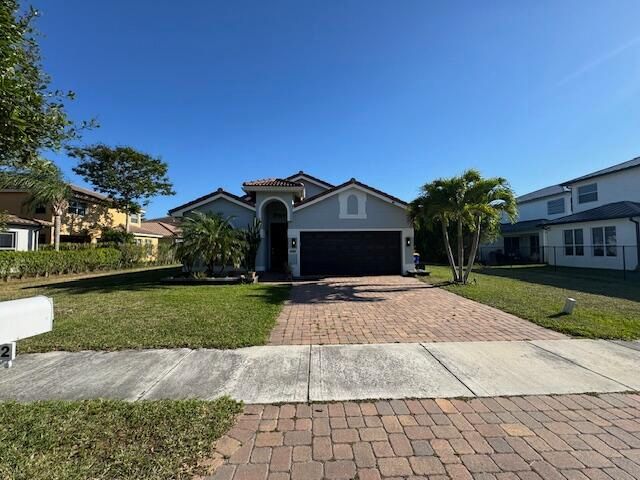 For Sale: $489,999 (3 beds, 2 baths, 1751 Square Feet)