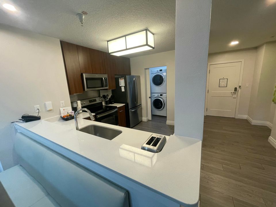 For Sale: $260,000 (2 beds, 2 baths, 1265 Square Feet)