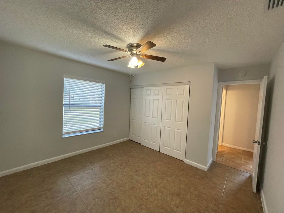 For Rent: $2,000 (2 beds, 2 baths, 864 Square Feet)