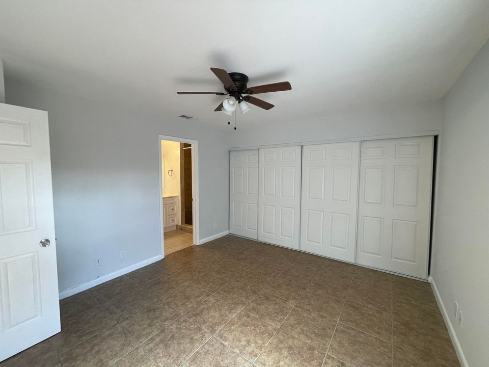 For Rent: $2,000 (2 beds, 2 baths, 864 Square Feet)