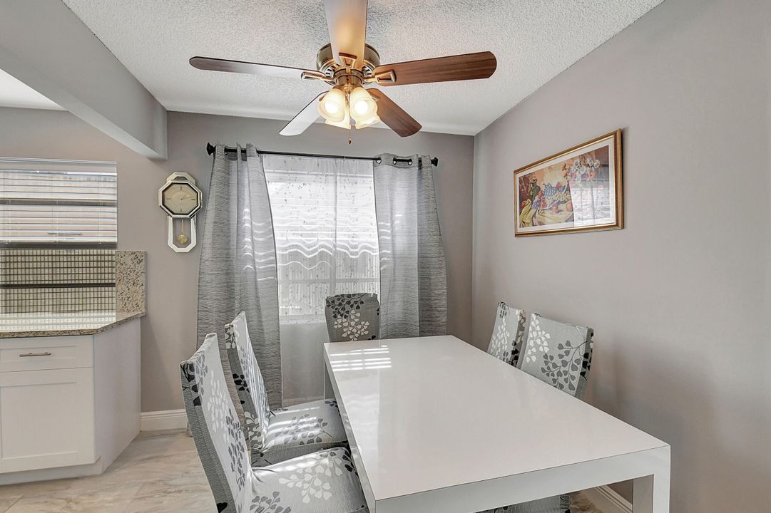 For Sale: $135,000 (2 beds, 2 baths, 902 Square Feet)