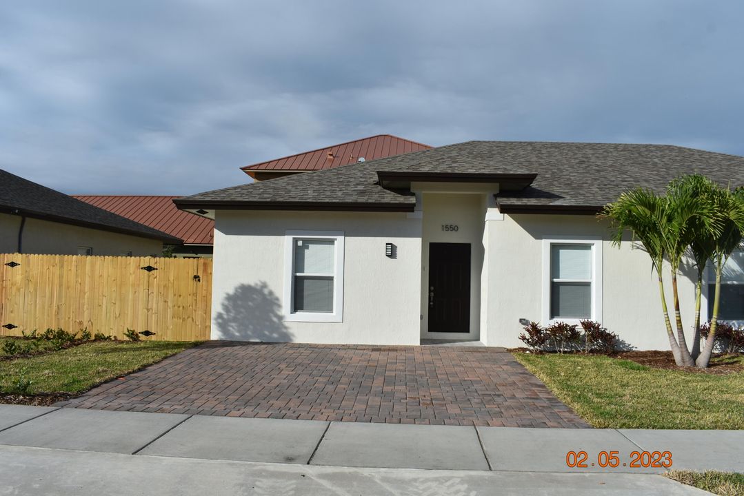 For Rent: $2,500 (3 beds, 2 baths, 1200 Square Feet)