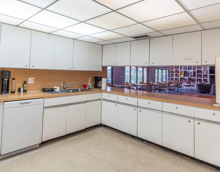 For Sale: $315,000 (2 beds, 2 baths, 1440 Square Feet)