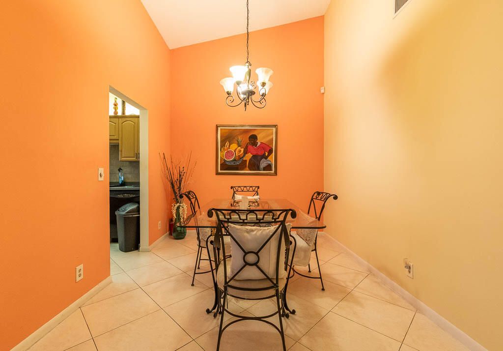 For Sale: $315,000 (2 beds, 2 baths, 1440 Square Feet)