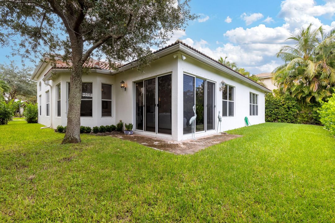 For Sale: $855,000 (3 beds, 3 baths, 3003 Square Feet)