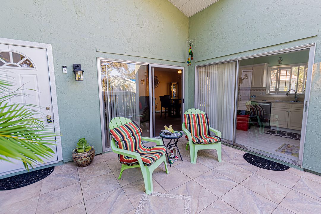 For Sale: $270,000 (2 beds, 2 baths, 1024 Square Feet)