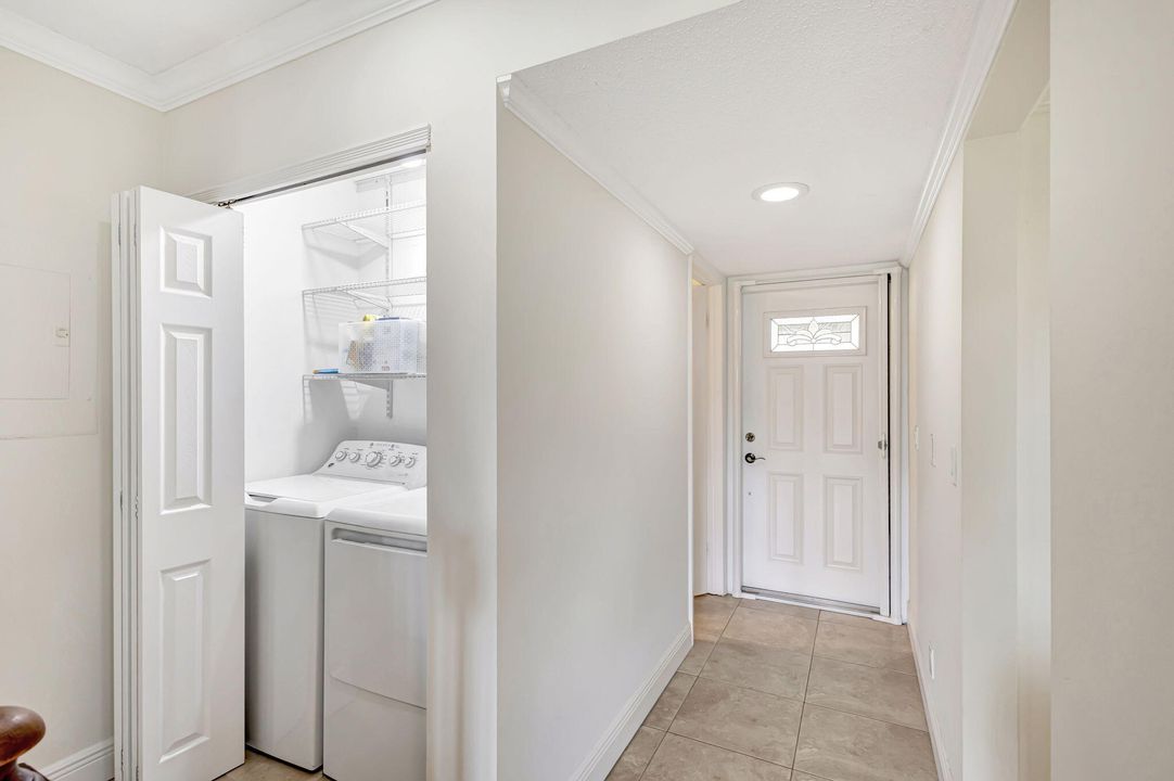 For Sale: $279,000 (2 beds, 2 baths, 1230 Square Feet)