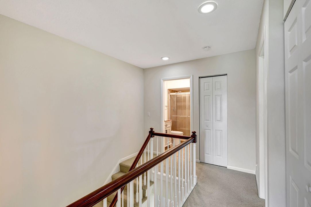 For Sale: $279,000 (2 beds, 2 baths, 1230 Square Feet)