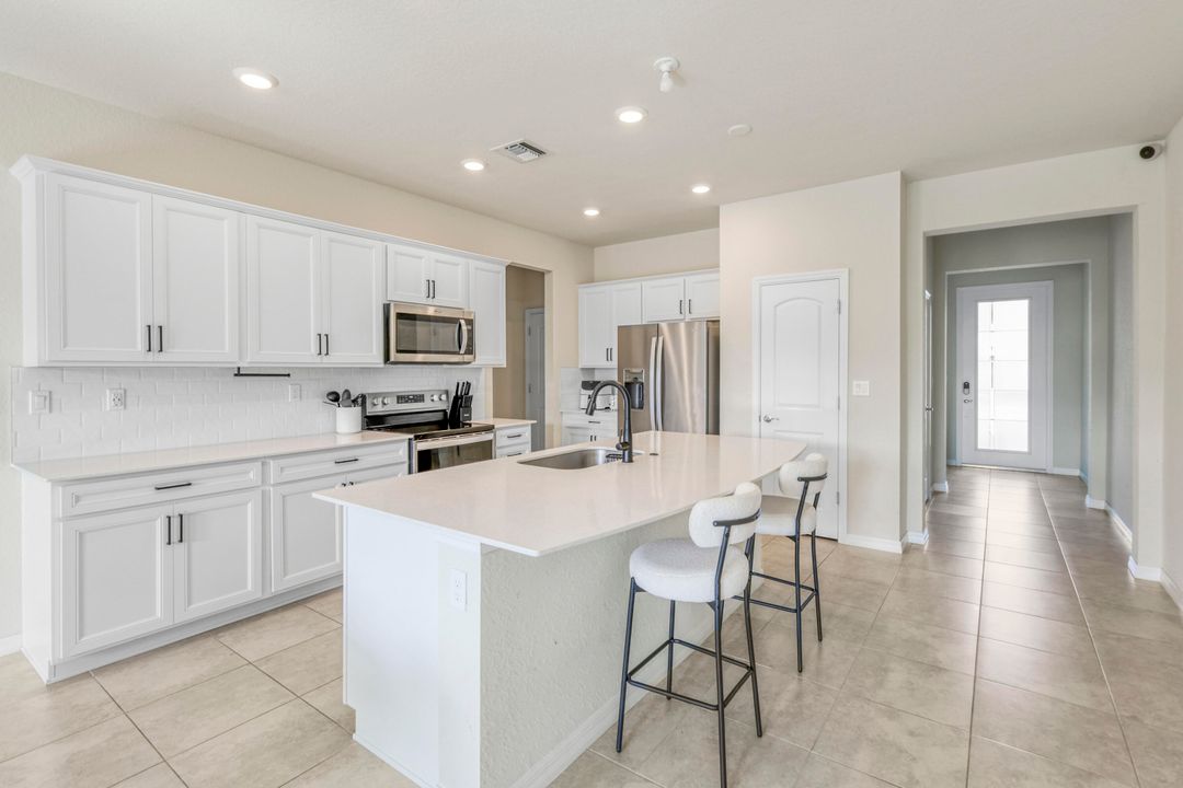 For Sale: $649,000 (3 beds, 2 baths, 1754 Square Feet)