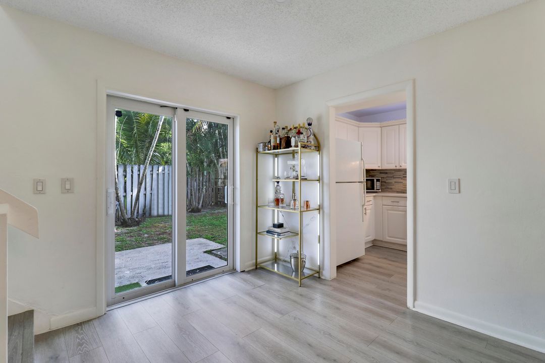 For Sale: $350,000 (3 beds, 2 baths, 1314 Square Feet)