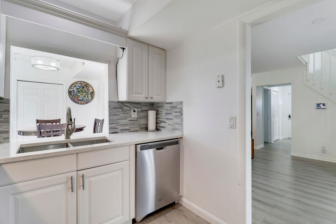 For Sale: $350,000 (3 beds, 2 baths, 1314 Square Feet)