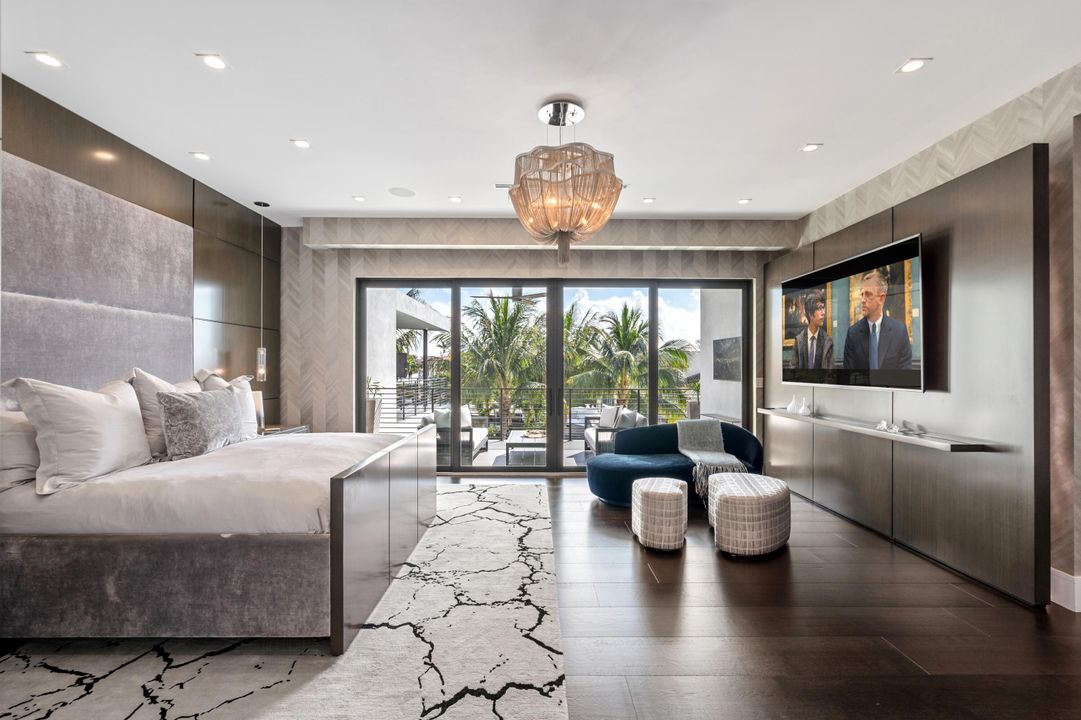 For Sale: $6,995,000 (5 beds, 5 baths, 5793 Square Feet)