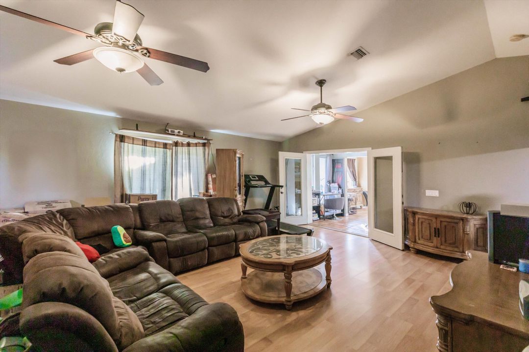 For Sale: $590,000 (4 beds, 2 baths, 2132 Square Feet)