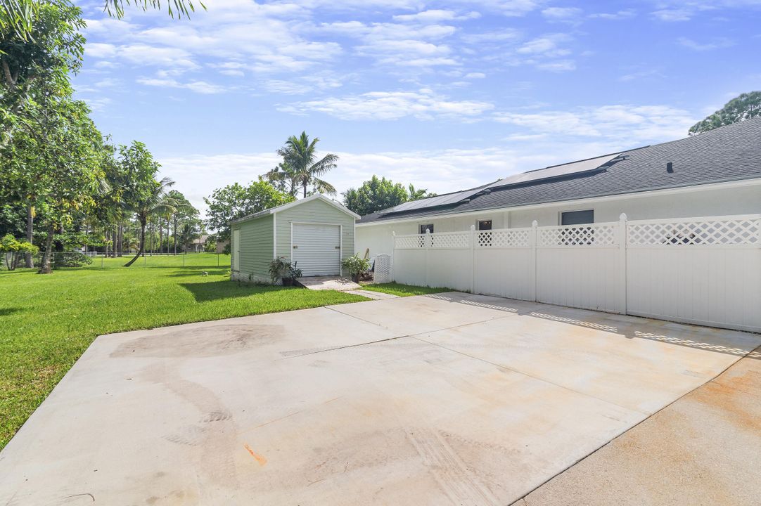 For Sale: $1,000,000 (5 beds, 3 baths, 2864 Square Feet)