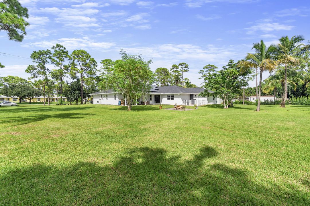 For Sale: $1,000,000 (5 beds, 3 baths, 2864 Square Feet)