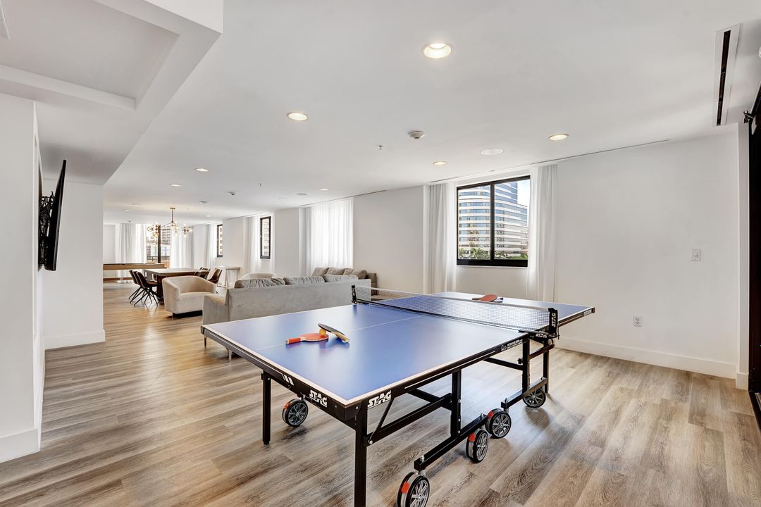 For Sale: $598,000 (2 beds, 2 baths, 1259 Square Feet)