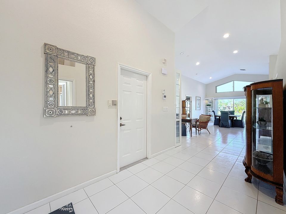 For Sale: $499,900 (3 beds, 2 baths, 1644 Square Feet)