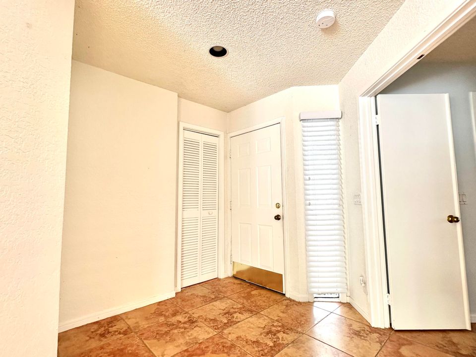 For Sale: $329,000 (2 beds, 2 baths, 1527 Square Feet)