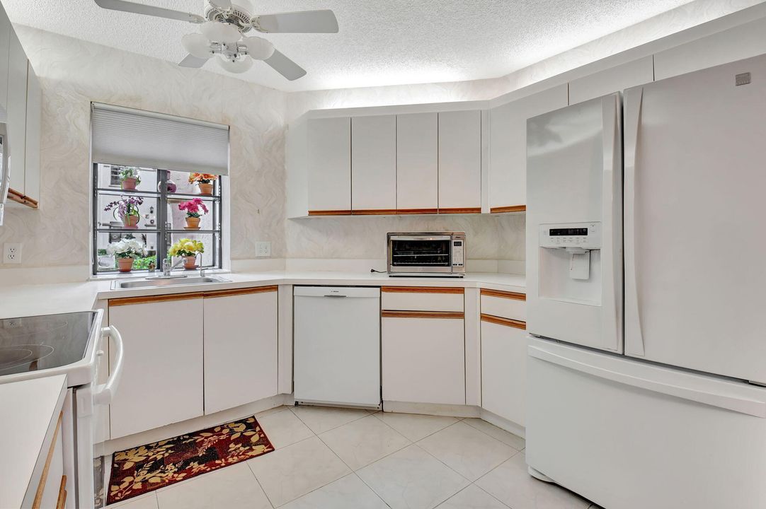 For Sale: $237,500 (3 beds, 2 baths, 1578 Square Feet)