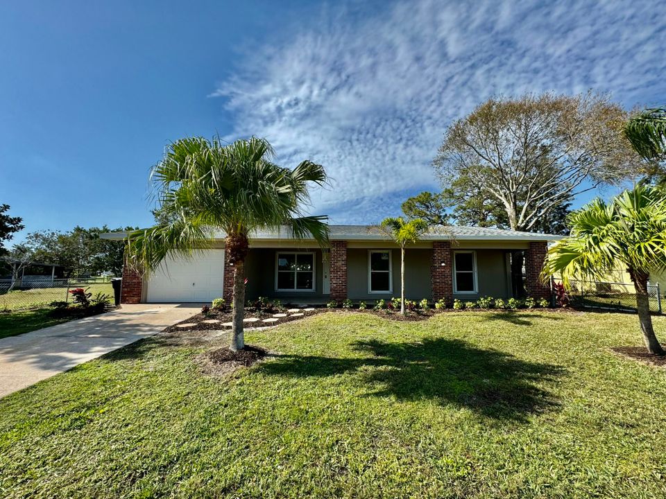 For Sale: $339,900 (3 beds, 2 baths, 1487 Square Feet)