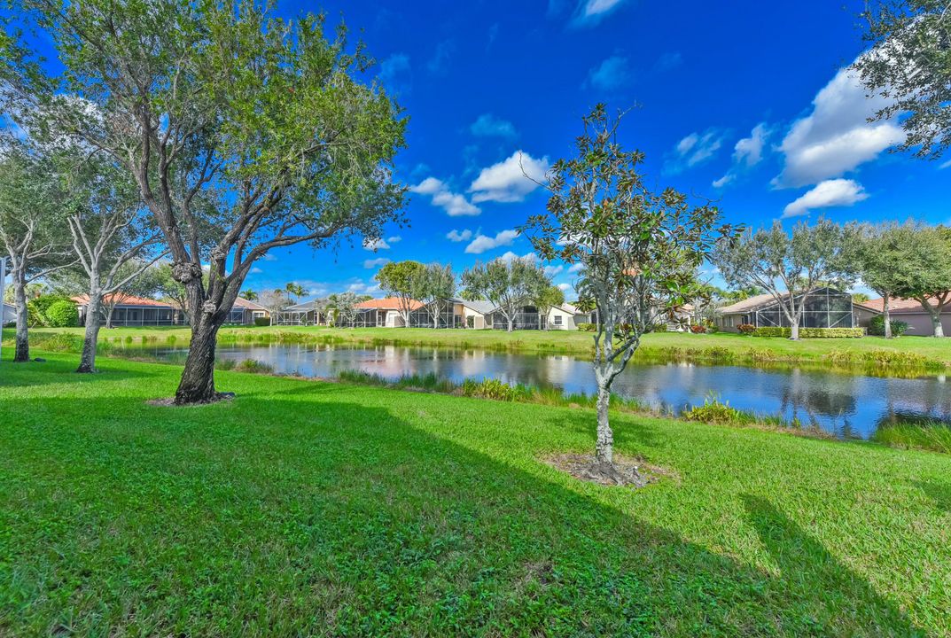 For Sale: $499,000 (3 beds, 2 baths, 1984 Square Feet)