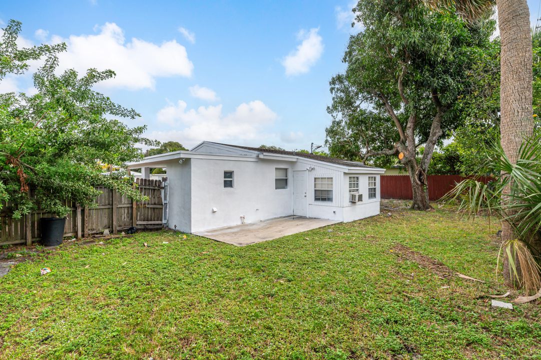 For Sale: $385,000 (3 beds, 2 baths, 1151 Square Feet)