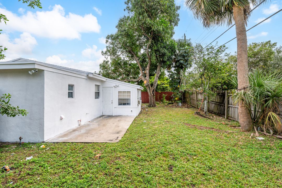 For Sale: $385,000 (3 beds, 2 baths, 1151 Square Feet)