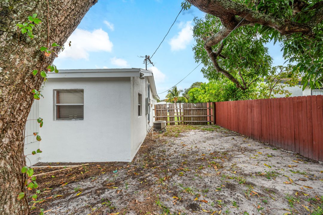 For Sale: $385,000 (3 beds, 2 baths, 1151 Square Feet)