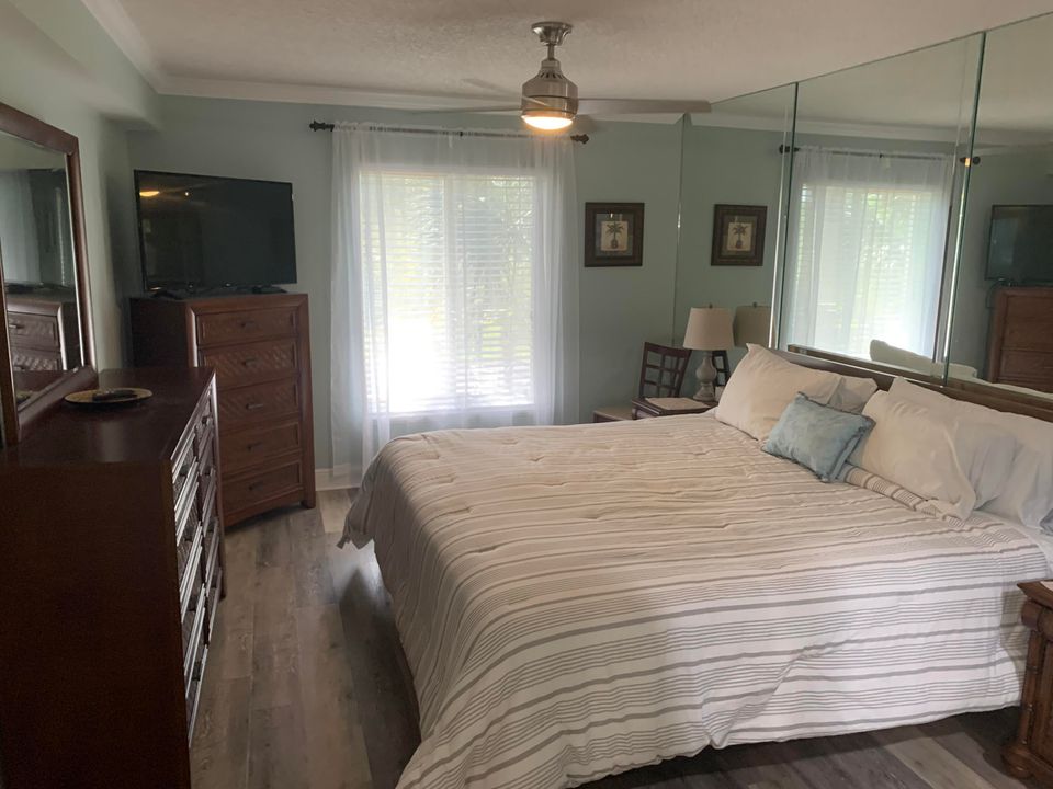 For Rent: $2,000 (2 beds, 2 baths, 1018 Square Feet)