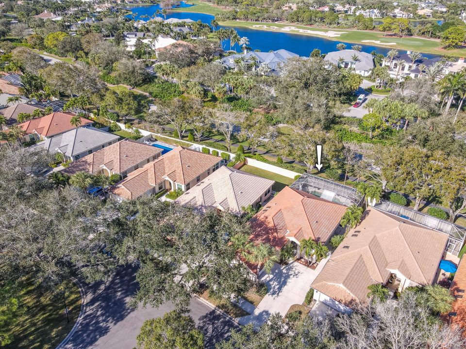 For Sale: $899,000 (3 beds, 2 baths, 1975 Square Feet)