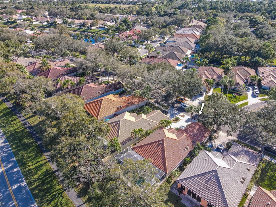 For Sale: $899,000 (3 beds, 2 baths, 1975 Square Feet)