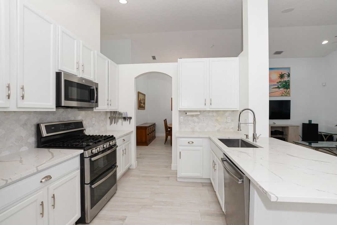 For Sale: $574,900 (3 beds, 2 baths, 1883 Square Feet)