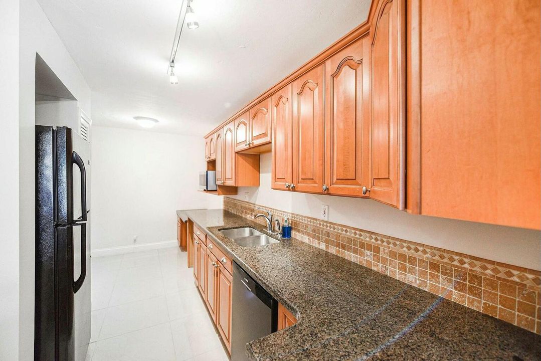 En Venta: $399,000 (2 camas, 2 baños, 1130 Pies cuadrados)