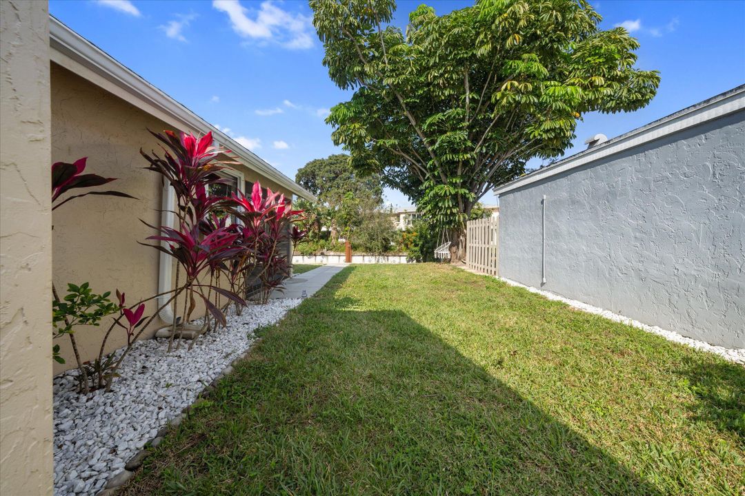 For Sale: $575,000 (3 beds, 2 baths, 1571 Square Feet)