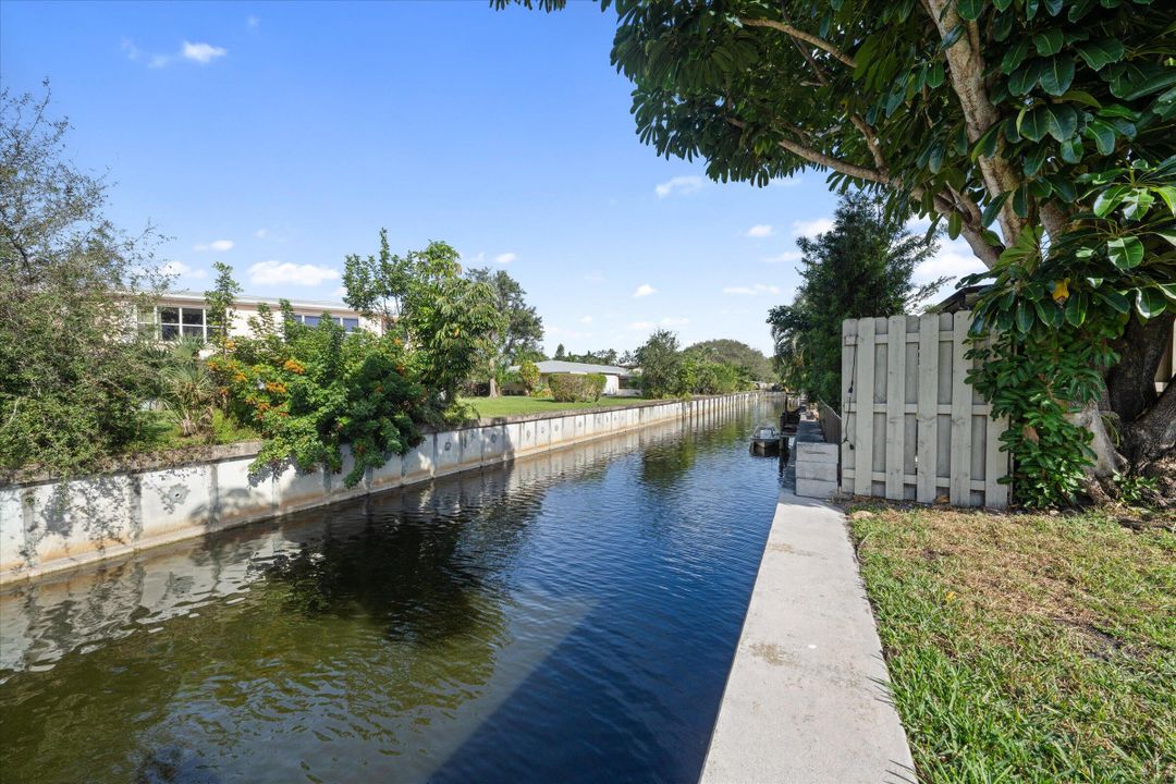 For Sale: $575,000 (3 beds, 2 baths, 1571 Square Feet)