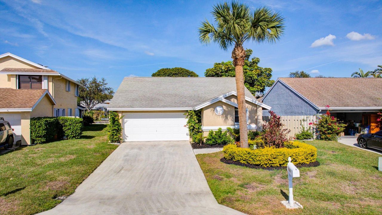 For Sale: $575,000 (3 beds, 2 baths, 1571 Square Feet)